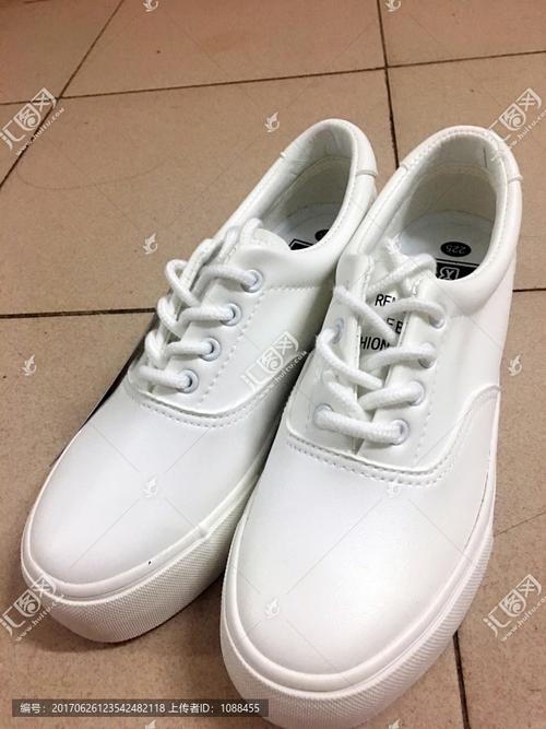 小白鞋,运动鞋图片素材
